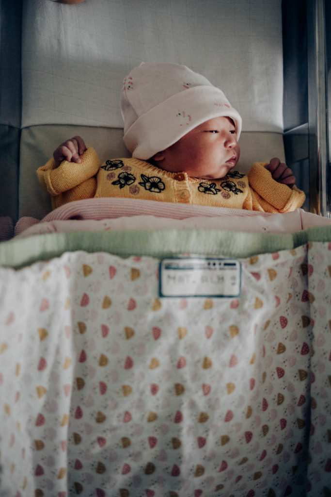 Reportage d'accouchement collectif carmin