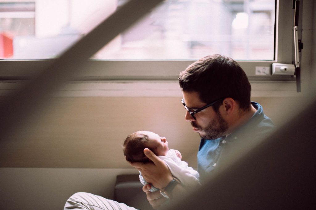 Reportage d'accouchement collectif carmin