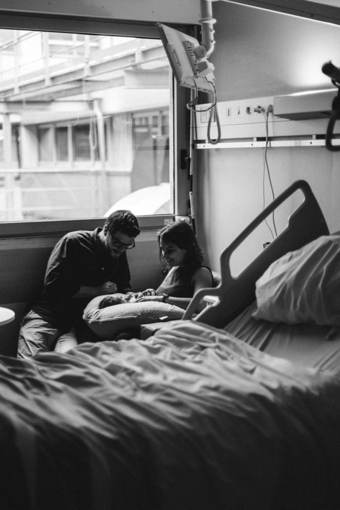 Reportage d'accouchement collectif carmin