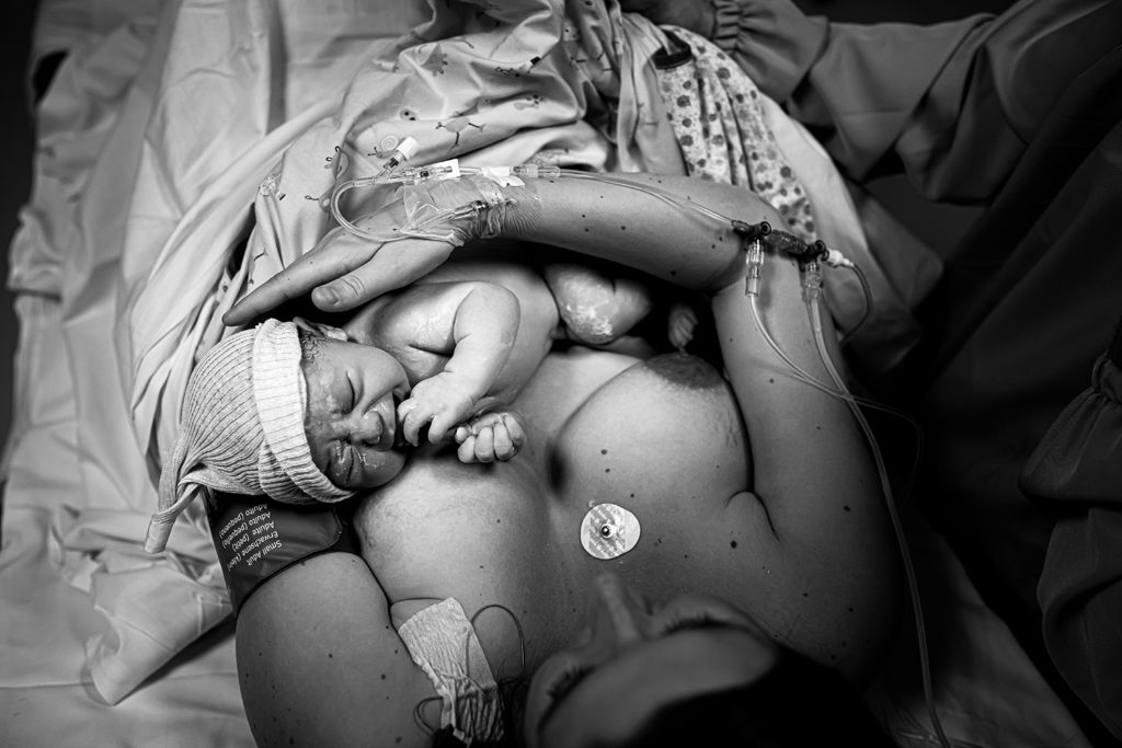 Reportage d'accouchement collectif carmin