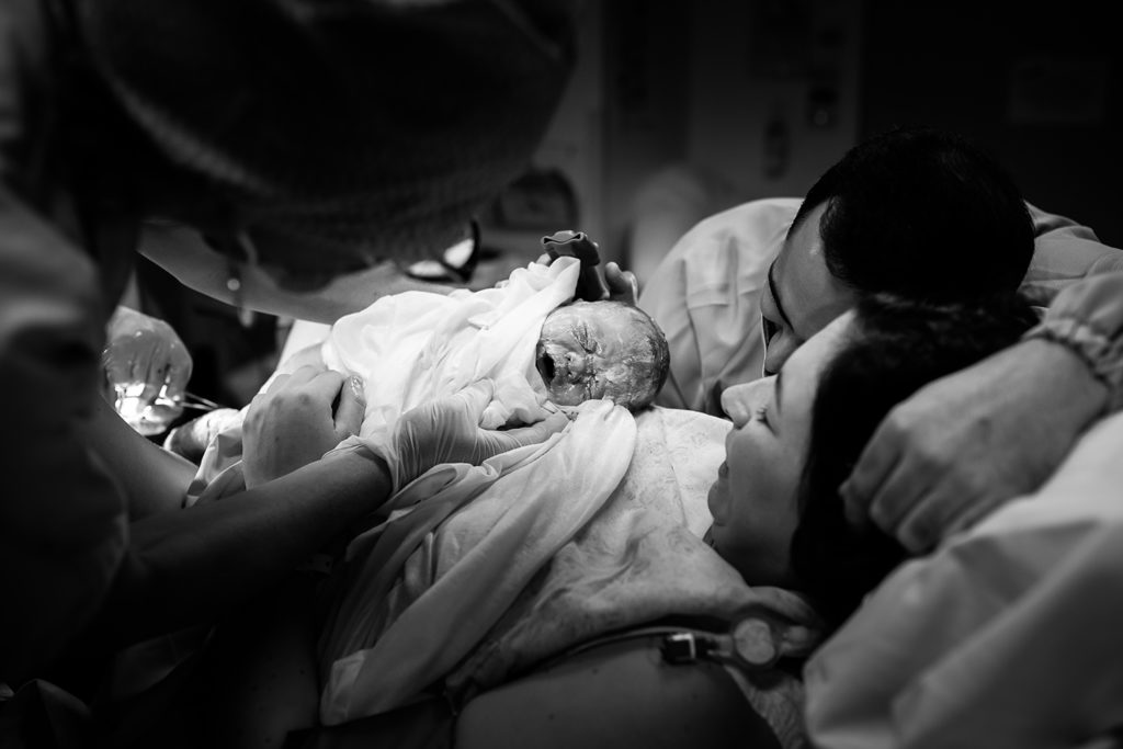 Reportage d'accouchement collectif carmin