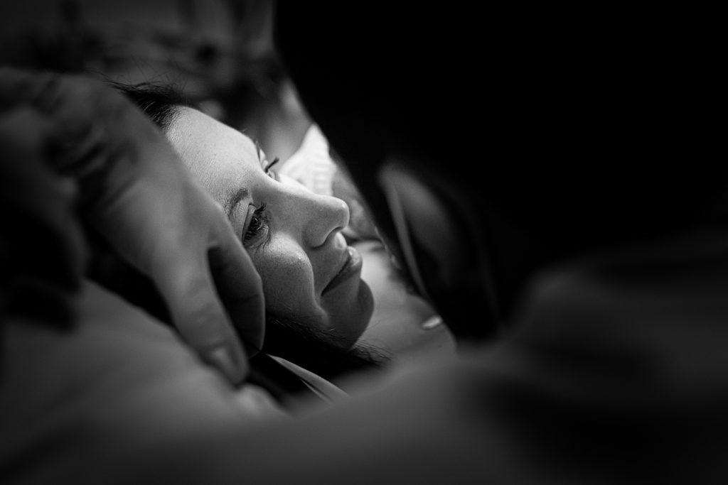 Reportage d'accouchement collectif carmin