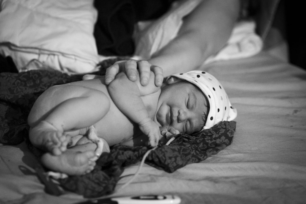 Reportage d'accouchement collectif carmin