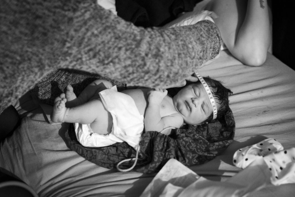 Reportage d'accouchement collectif carmin