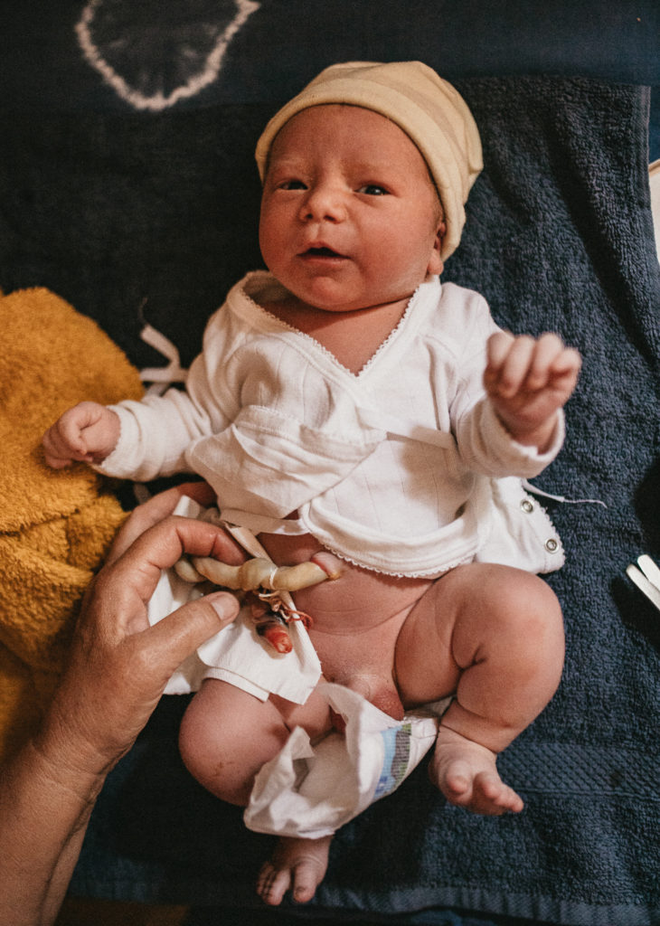 Reportage d'accouchement collectif carmin