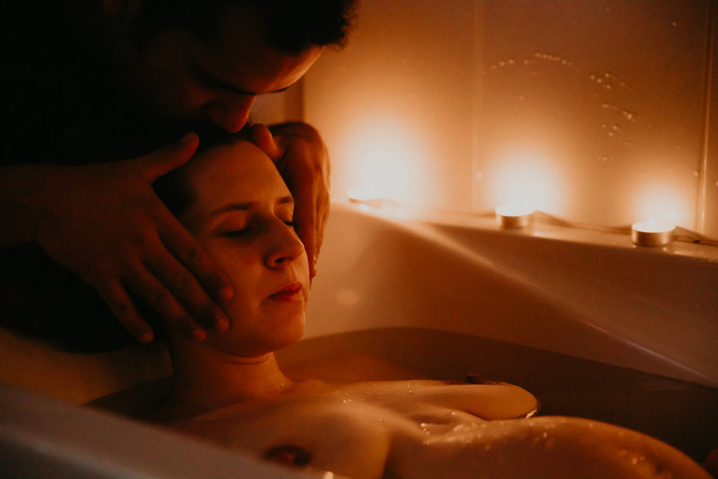 Reportage d'accouchement collectif carmin