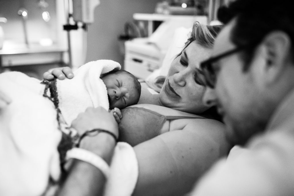 Reportage d'accouchement collectif carmin