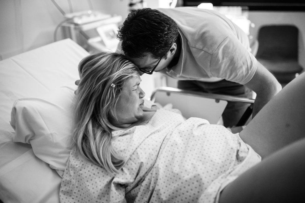 Reportage d'accouchement collectif carmin