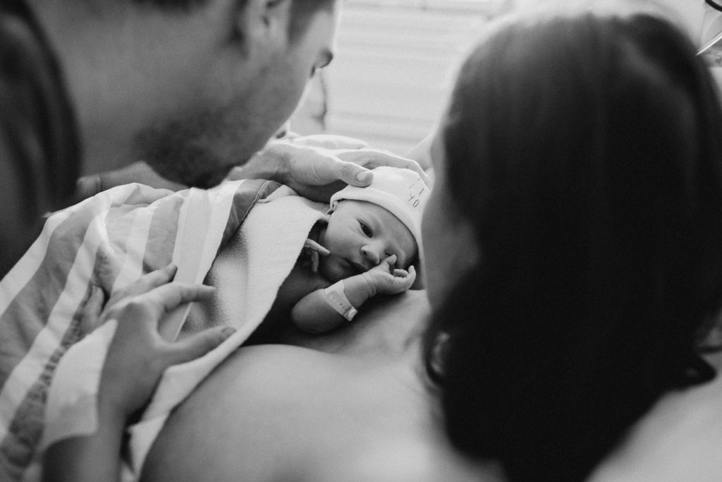 Reportage d'accouchement collectif carmin