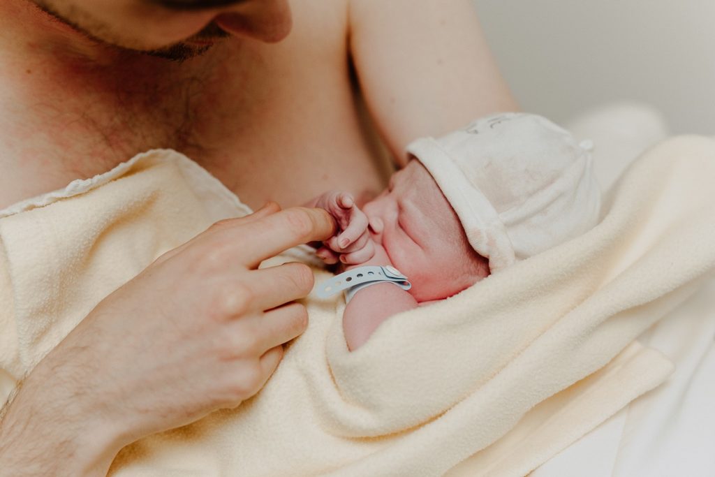 Reportage d'accouchement collectif carmin