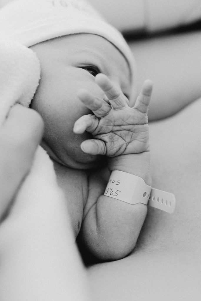 Reportage d'accouchement collectif carmin