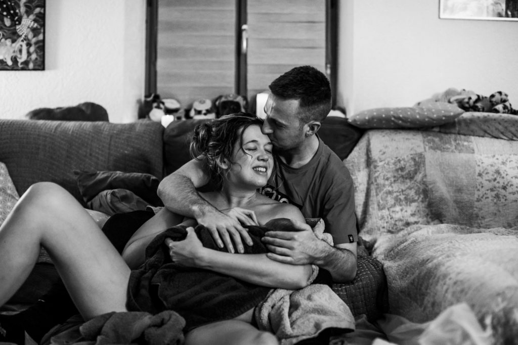 Reportage d'accouchement collectif carmin