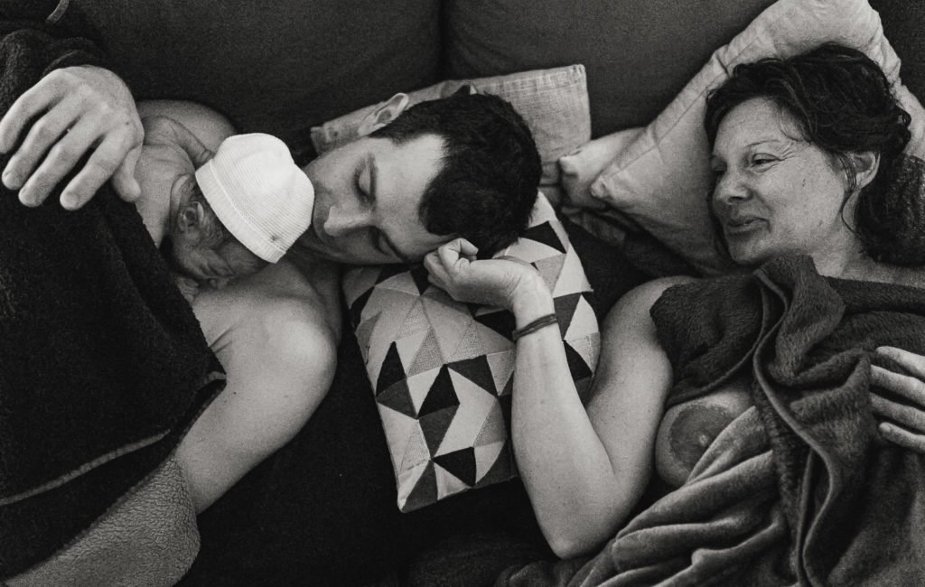 Reportage d'accouchement collectif carmin