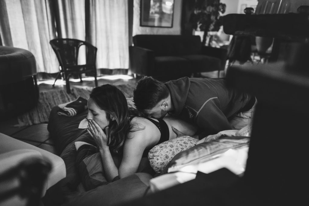 Reportage d'accouchement collectif carmin