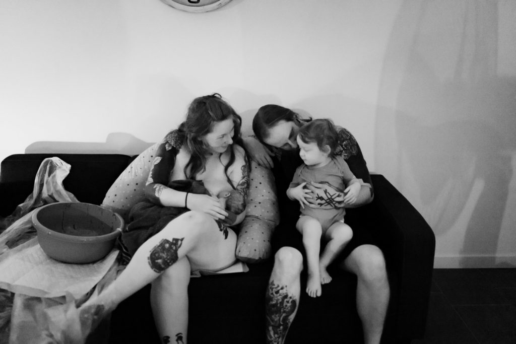 Reportage d'accouchement collectif carmin