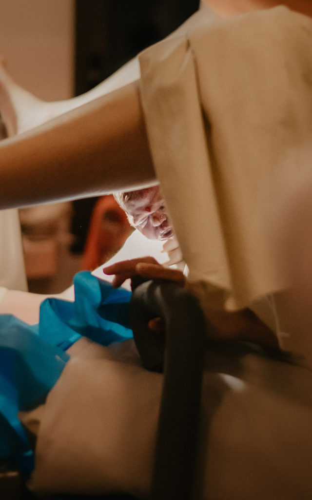 Reportage d'accouchement Eirin Lebouteiller Collectif Carmin