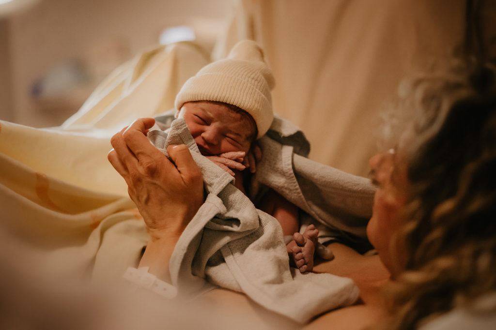 Reportage d'accouchement Eirin Lebouteiller Collectif Carmin