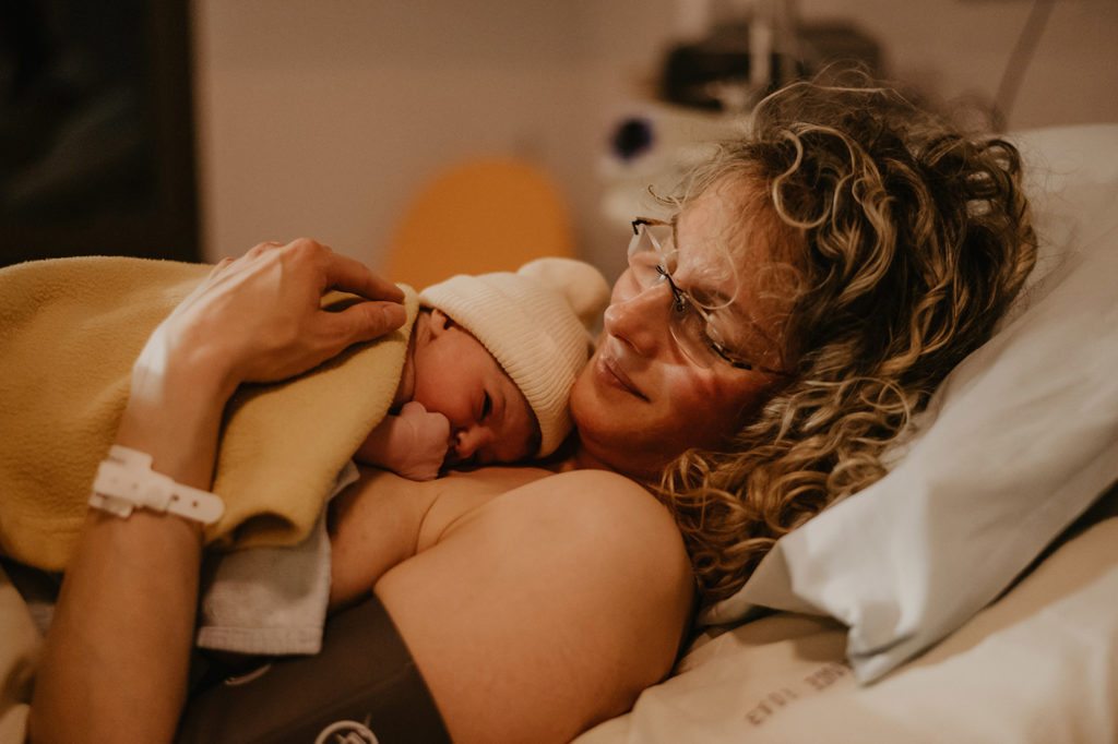 Reportage d'accouchement Eirin Lebouteiller Collectif Carmin